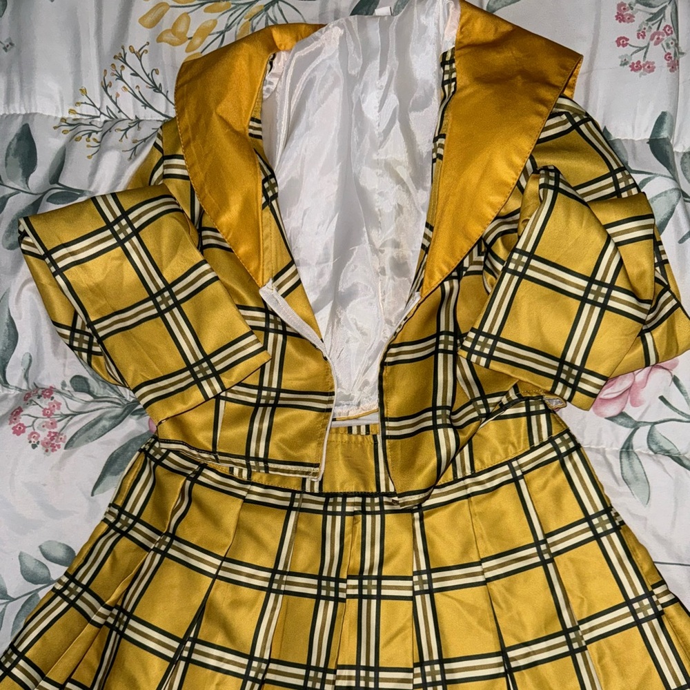 Clueless yellow outfit costume